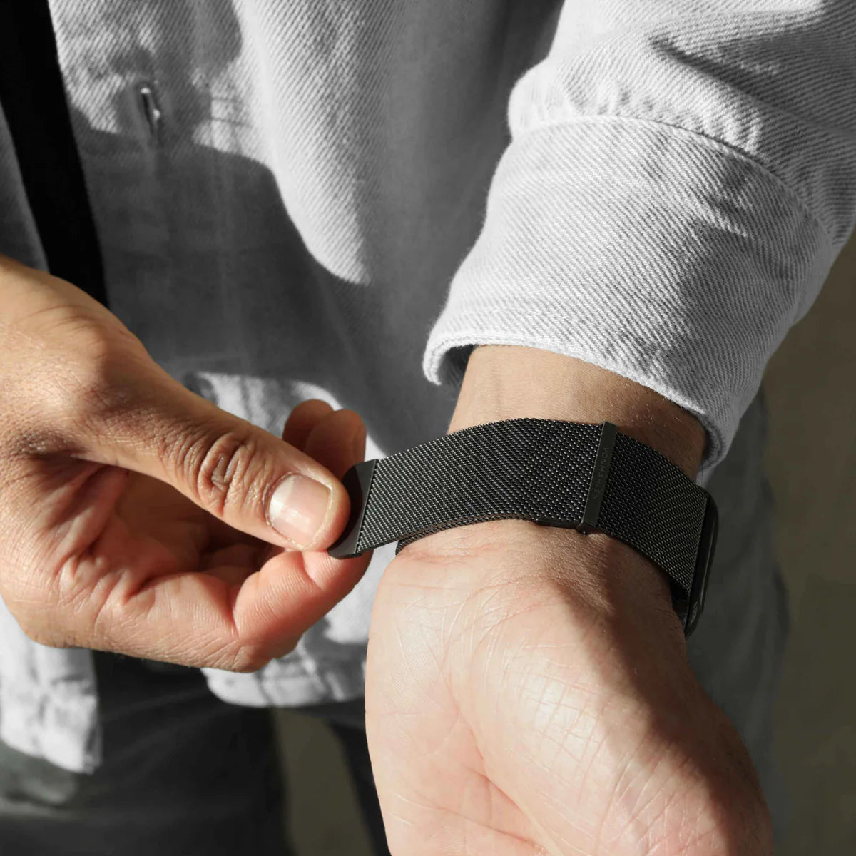Vonmahlen Milanese Loop 2 Mesh Strap for Apple Watch