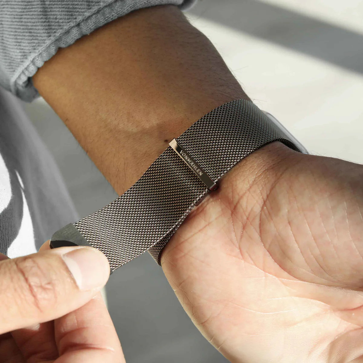 Vonmahlen Milanese Loop 2 Mesh Strap for Apple Watch